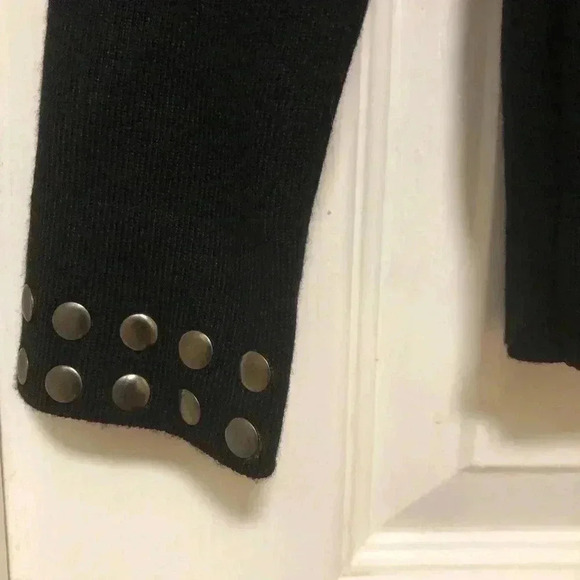 VENUS Women’s Black Long Sleeve Top with silver button accents M XL - Picture 7 of 16